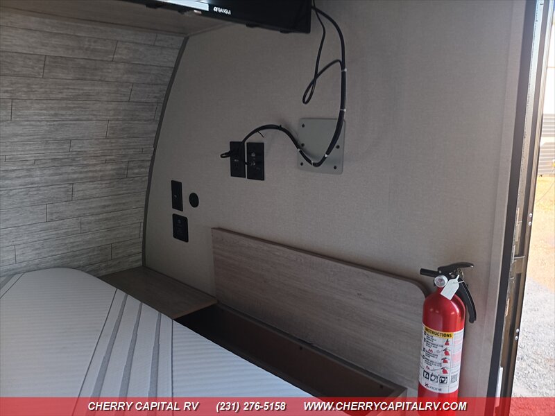 2026 Coachmen Catalina M-154RDX Summit - Photo 25 - Grawn, MI 49637