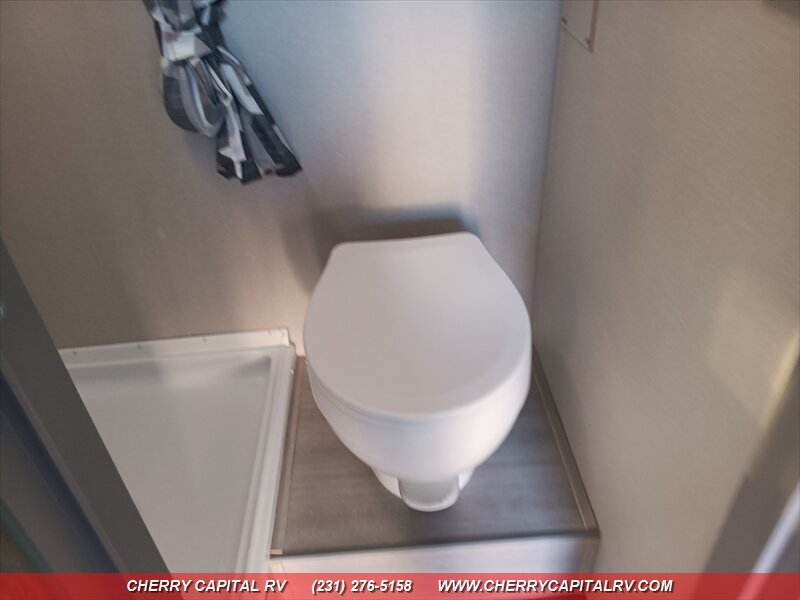 2026 Coachmen Catalina M-154RDX Summit - Photo 14 - Grawn, MI 49637