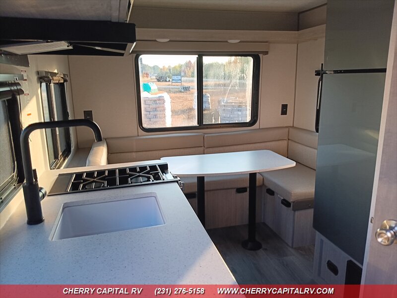 2026 Coachmen Catalina M-154RDX Summit - Photo 11 - Grawn, MI 49637