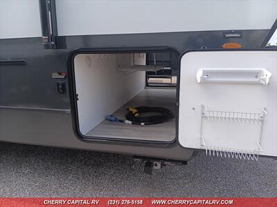 2024 Rockwood MINI LITE 2205S   - Photo 27 - Grawn, MI 49637