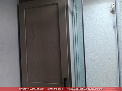 2024 Rockwood MINI LITE 2205S   - Photo 10 - Grawn, MI 49637