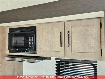 2026 Keystone Fuzion Impact 2915   - Photo 13 - Grawn, MI 49637