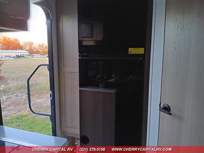 2024 ROCKWOOD MINI LITE 2109S - Photo 24 - Grawn, MI 49637