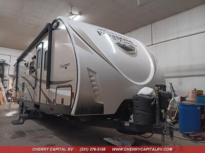 2018 FOREST RIVER COACHMEN FREEDOM EXPRESS  292BHDLSE - Photo 1 - Grawn, MI 49637