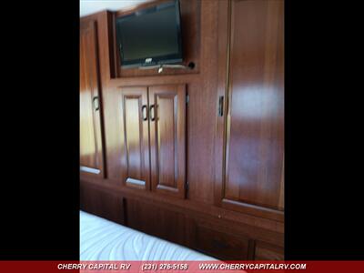 2013 Coachmen Sunseeker M-3010DS   - Photo 19 - Grawn, MI 49637