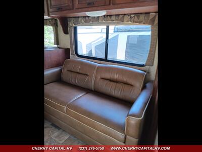 2013 Coachmen Sunseeker M-3010DS   - Photo 15 - Grawn, MI 49637