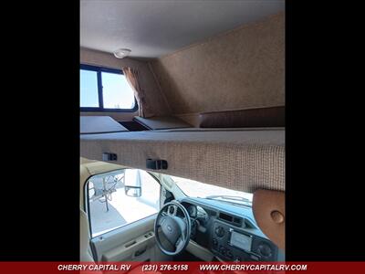 2013 Coachmen Sunseeker M-3010DS   - Photo 34 - Grawn, MI 49637