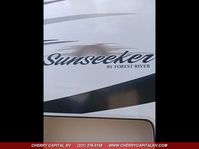 2013 Coachmen Sunseeker M-3010DS   - Photo 11 - Grawn, MI 49637