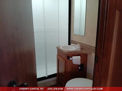 2013 Coachmen FREELANDER M21QB   - Photo 16 - Grawn, MI 49637