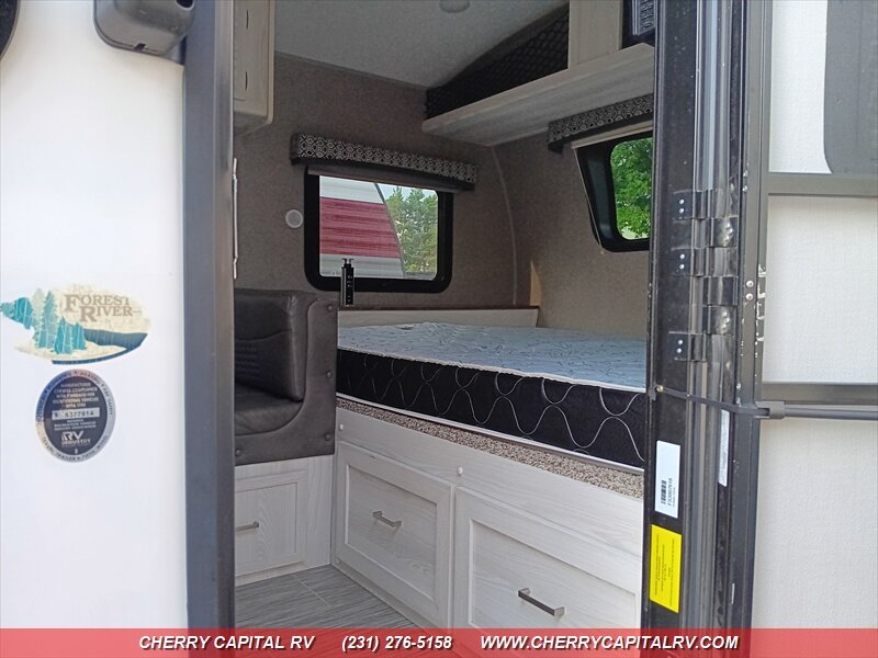 2019 Flagstaff E-Pro 19BHG - Photo 4 - Grawn, MI 49637