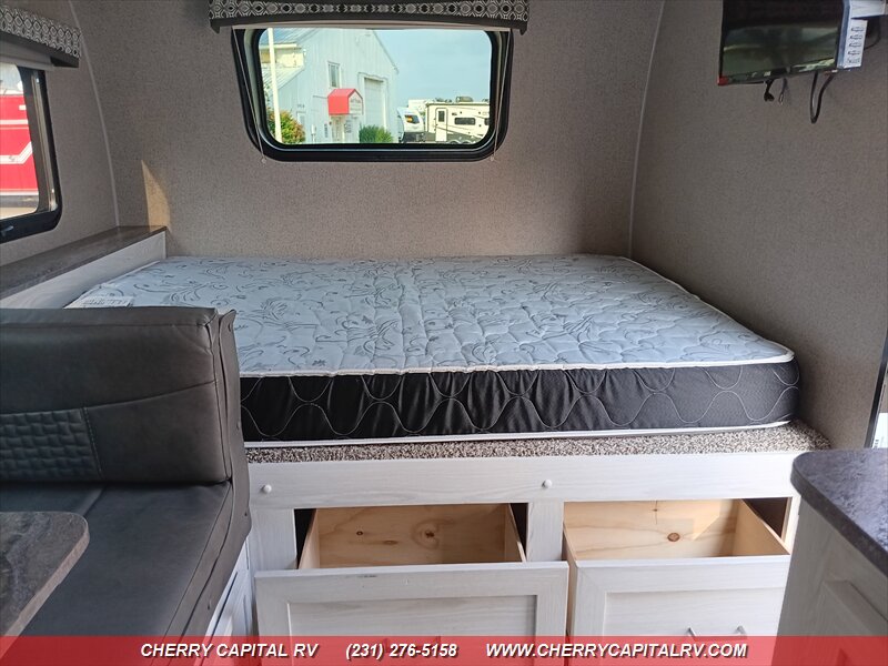 2019 Flagstaff E-Pro 19BHG - Photo 24 - Grawn, MI 49637