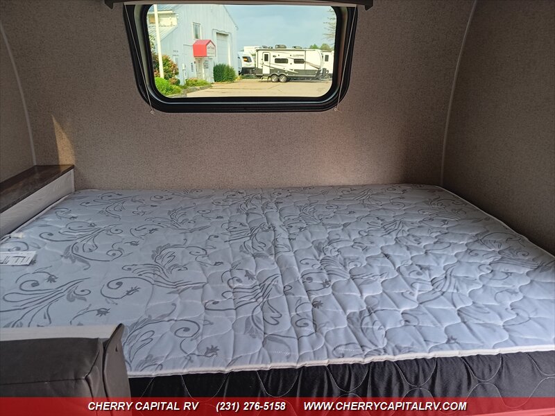 2019 Flagstaff E-Pro 19BHG - Photo 7 - Grawn, MI 49637