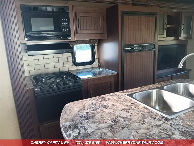 2015 JAYCO EAGLE HT 28.5 RSTS - Photo 32 - Grawn, MI 49637
