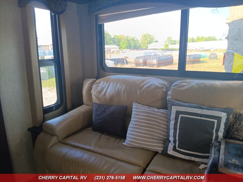 2015 JAYCO EAGLE HT 28.5 RSTS - Photo 33 - Grawn, MI 49637