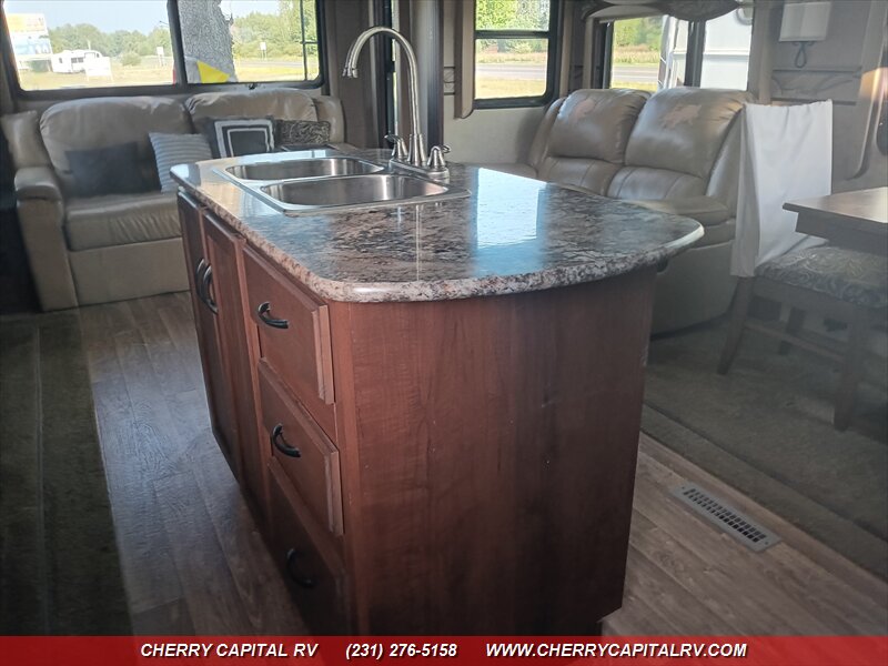2015 JAYCO EAGLE HT 28.5 RSTS - Photo 38 - Grawn, MI 49637
