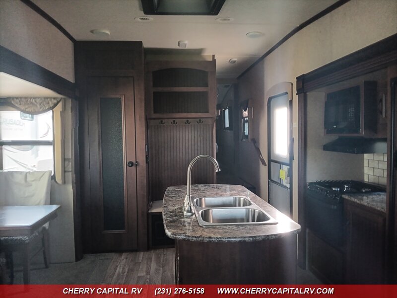 2015 JAYCO EAGLE HT 28.5 RSTS - Photo 9 - Grawn, MI 49637