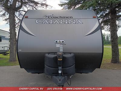 2017 COACHMEN CATALINA M223FB   - Photo 3 - Grawn, MI 49637