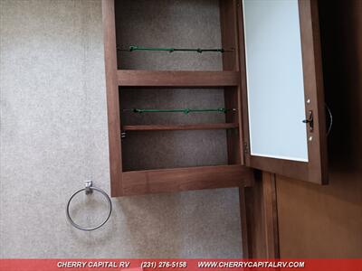 2017 COACHMEN CATALINA M223FB   - Photo 18 - Grawn, MI 49637