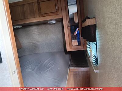 2017 COACHMEN CATALINA M223FB   - Photo 7 - Grawn, MI 49637