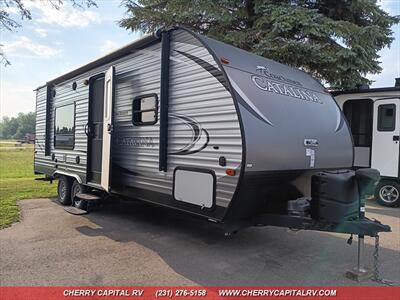 2017 COACHMEN CATALINA M223FB   - Photo 2 - Grawn, MI 49637