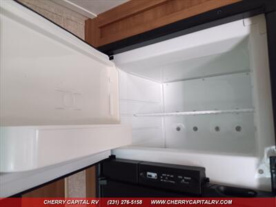 2017 COACHMEN CATALINA M223FB   - Photo 23 - Grawn, MI 49637