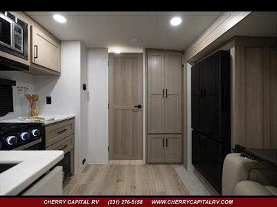 2026 Forest River Rockwood Mini Lite 2513S - Photo 16 - Grawn, MI 49637