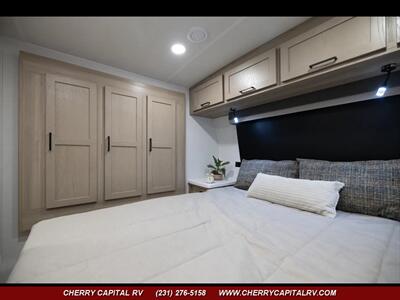 2026 Forest River Rockwood Mini Lite 2513S - Photo 8 - Grawn, MI 49637