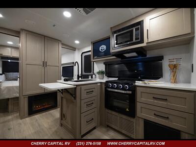 2026 Forest River Rockwood Mini Lite 2513S - Photo 14 - Grawn, MI 49637