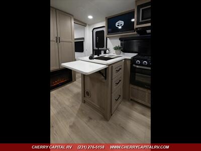 2026 Forest River Rockwood Mini Lite 2513S - Photo 13 - Grawn, MI 49637