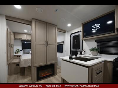 2026 Forest River Rockwood Mini Lite 2513S - Photo 10 - Grawn, MI 49637