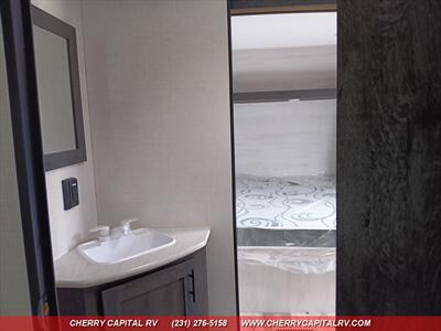 2023 KZ SPORTSMEN SE 251RSSE   - Photo 18 - Grawn, MI 49637