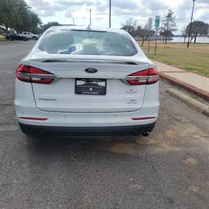 2020 Ford Fusion SE   - Photo 3 - Lake Charles, LA 70601
