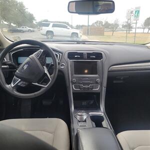 2020 Ford Fusion SE   - Photo 5 - Lake Charles, LA 70601
