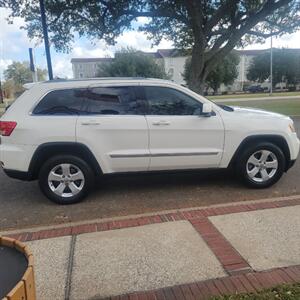 2012 Jeep Grand Cherokee Laredo   - Photo 4 - Lake Charles, LA 70601
