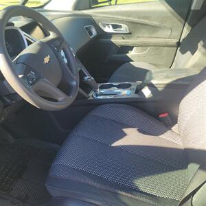 2017 Chevrolet Equinox LS - Photo 5 - Lake Charles, LA 70601