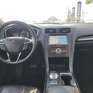 2019 Ford Fusion Titanium   - Photo 5 - Lake Charles, LA 70601