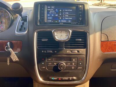 2013 Chrysler Town & Country Touring   - Photo 12 - Snellville, GA 30039