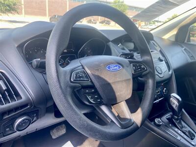 2016 Ford Focus SE   - Photo 5 - Snellville, GA 30039