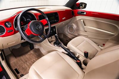 2013 Volkswagen Beetle Convertible 2.5L PZEV   - Photo 12 - Sylvania, OH 43560