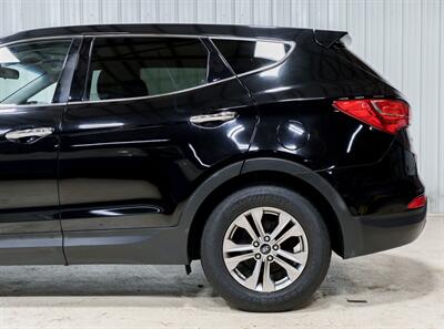 2016 Hyundai SANTA FE Sport 2.4L - Photo 4 - Sylvania, OH 43560