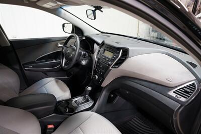 2016 Hyundai SANTA FE Sport 2.4L - Photo 18 - Sylvania, OH 43560