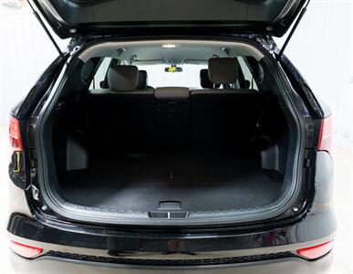2016 Hyundai SANTA FE Sport 2.4L - Photo 7 - Sylvania, OH 43560