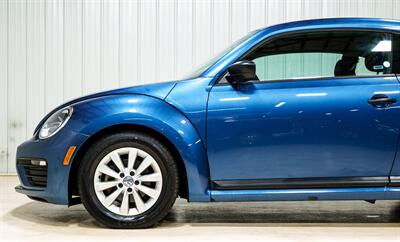 2018 Volkswagen Beetle-Classic 2.0T S - Photo 3 - Sylvania, OH 43560