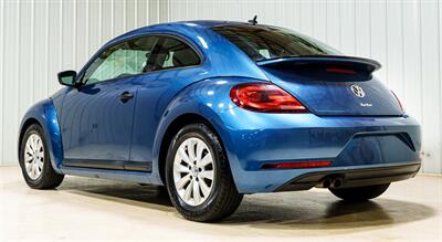 2018 Volkswagen Beetle-Classic 2.0T S - Photo 5 - Sylvania, OH 43560