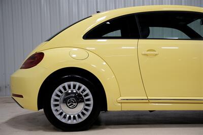 2015 Volkswagen Beetle-Classic 1.8T PZEV - Photo 15 - Sylvania, OH 43560