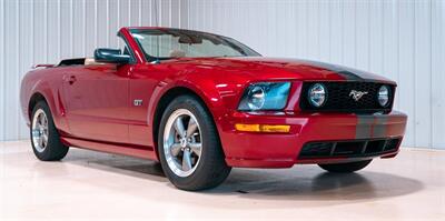 2005 Ford Mustang GT Premium   - Photo 1 - Sylvania, OH 43560