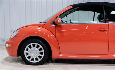 2004 Volkswagen New Beetle Convertible GLS   - Photo 5 - Sylvania, OH 43560