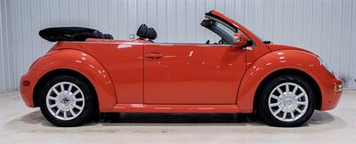2004 Volkswagen New Beetle Convertible GLS   - Photo 17 - Sylvania, OH 43560