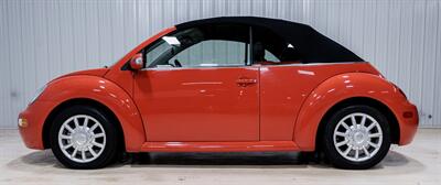 2004 Volkswagen New Beetle Convertible GLS   - Photo 2 - Sylvania, OH 43560