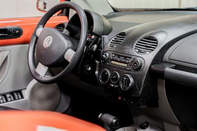 2004 Volkswagen New Beetle Convertible GLS   - Photo 20 - Sylvania, OH 43560
